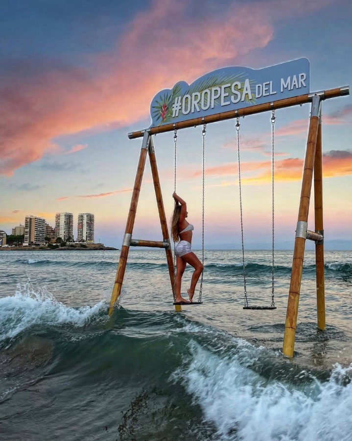 vuelve el columpio de agua a la playa de Oropesa